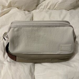 Lululemon Dual-Compartment Toiletry Bag 4.5L